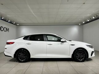 2019 Kia Optima IV Рестайлинг, белый, 1757000 рублей, вид 4