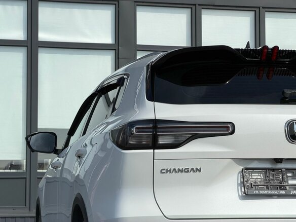 2024 Changan UNI-S I, белый, 1895000 рублей - вид 5