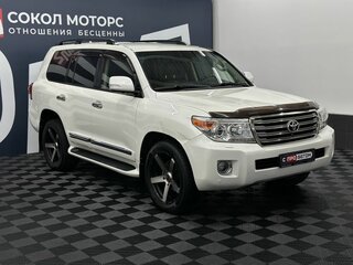2013 Toyota Land Cruiser 200 Series Рестайлинг 1, белый, 3920000 рублей, вид 3