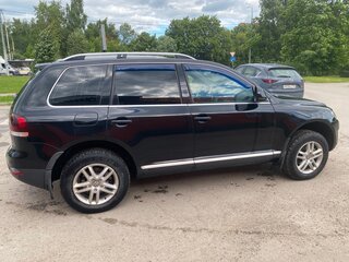 2008 Volkswagen Touareg I Рестайлинг, чёрный, 885000 рублей, вид 3