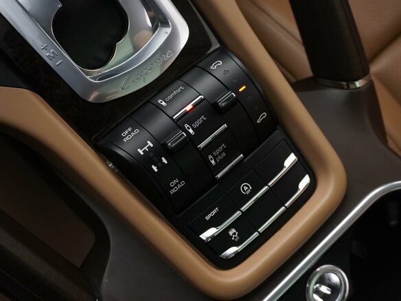 2014 Porsche Cayenne Turbo II Рестайлинг (958), чёрный, 3697414 рублей - вид 21