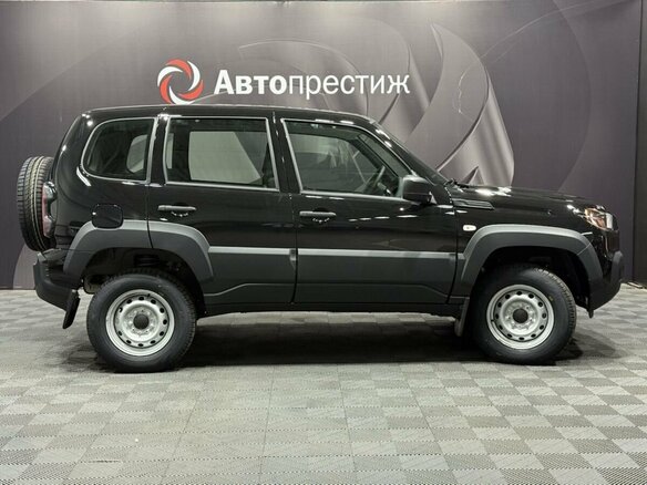 2026 Lada (ВАЗ) Niva Travel I Рестайлинг, чёрный, 1528000 рублей - вид 3