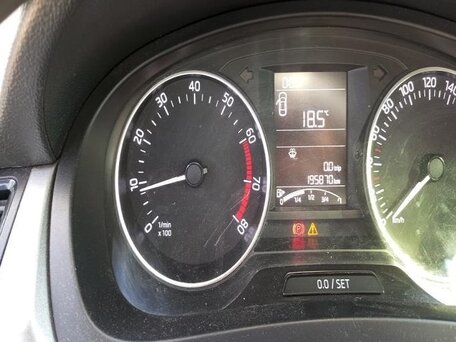 2015 Skoda Rapid I, белый, 606000 рублей, вид 4