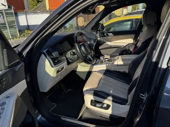 2019 BMW X7 30d I (G07), серый, 6850000 рублей - вид 3