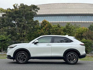 2025 Honda Vezel II, белый, 1682380 рублей, вид 3