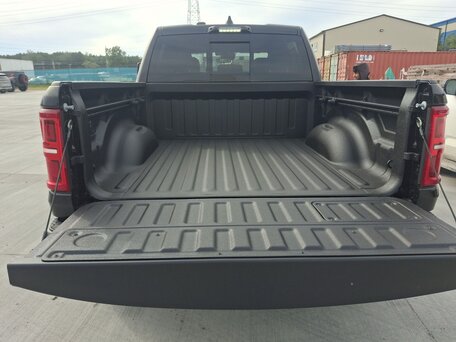 2026 Ram 1500 TRX SRT V Рестайлинг, чёрный, 18949000 рублей, вид 5