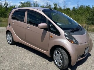 2013 Mitsubishi i, розовый, 750000 рублей, вид 2