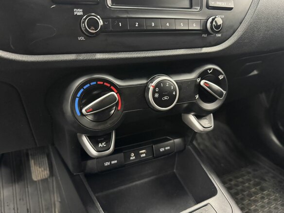 2017 Kia Rio X-Line IV, чёрный - вид 20