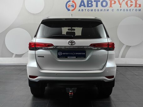 2018 Toyota Fortuner II, белый, 3258000 рублей, вид 4
