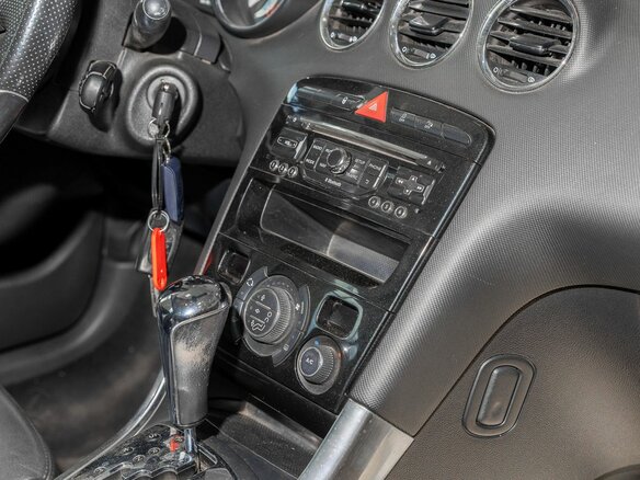 2014 Peugeot 308 I Рестайлинг, красный, 1000000 рублей - вид 12