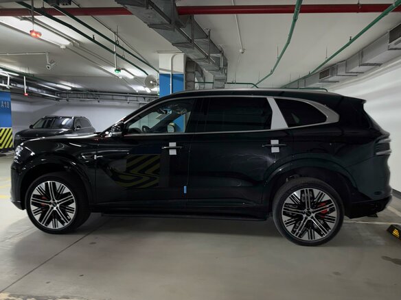 2026 Zeekr 8X 70 kWh, чёрный - вид 2