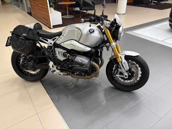 2021 BMW R Nine T, серебристый, 1295000 рублей - вид 1