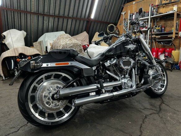 2017 Harley-Davidson Fat Boy, чёрный, 1860000 рублей - вид 4