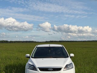 2009 Ford Focus II Рестайлинг, белый, 300000 рублей, вид 2