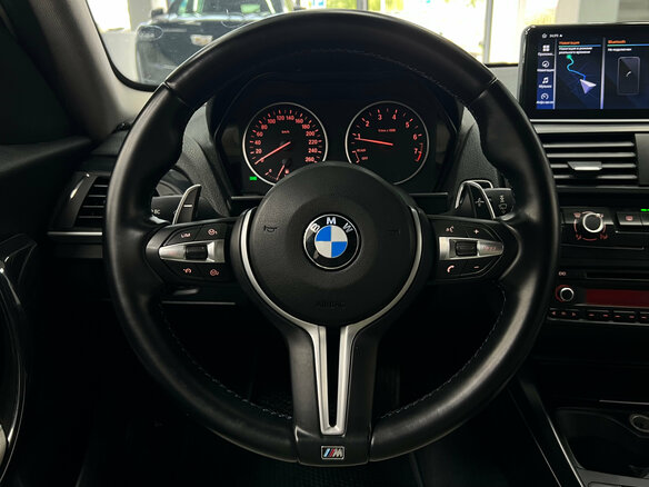 2012 BMW 1 серии 118i II (F20/F21), белый, 820000 рублей - вид 9