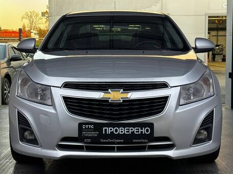 2013 Chevrolet Cruze I Рестайлинг, серебристый, 640000 рублей, вид 2