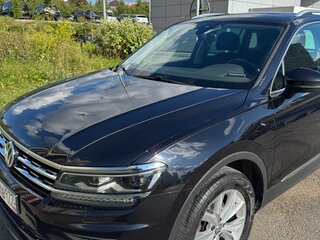 2020 Volkswagen Tiguan II, чёрный, 2950000 рублей, вид 2