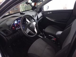 2013 Hyundai Solaris I, чёрный, 750000 рублей, вид 4