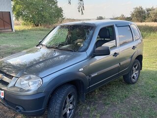 2018 Chevrolet Niva I Рестайлинг, серый, 700000 рублей, вид 4