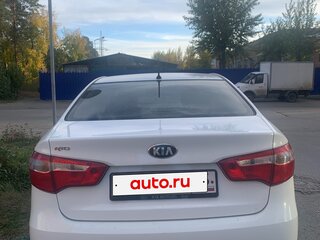 2014 Kia Rio 6-speed III, белый, 860000 рублей, вид 5
