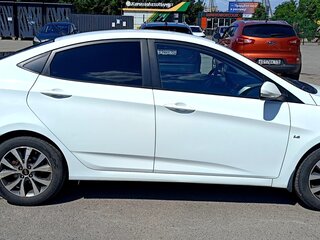 2015 Hyundai Solaris I Рестайлинг, белый, 850000 рублей, вид 3