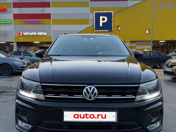 2017 Volkswagen Tiguan II, чёрный, 1900000 рублей - вид 1