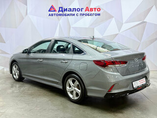 2018 Hyundai Sonata VII (LF) Рестайлинг, серый, 1770000 рублей, вид 4