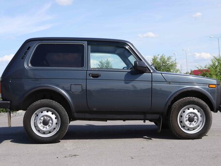 2018 Lada (ВАЗ) 2121 (4x4) I Рестайлинг, серебристый, 452200 рублей, вид 4