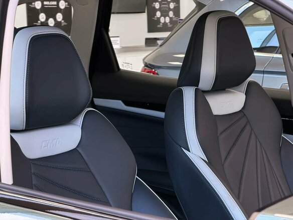 2026 Geely Atlas II, чёрный, 3909990 рублей - вид 8