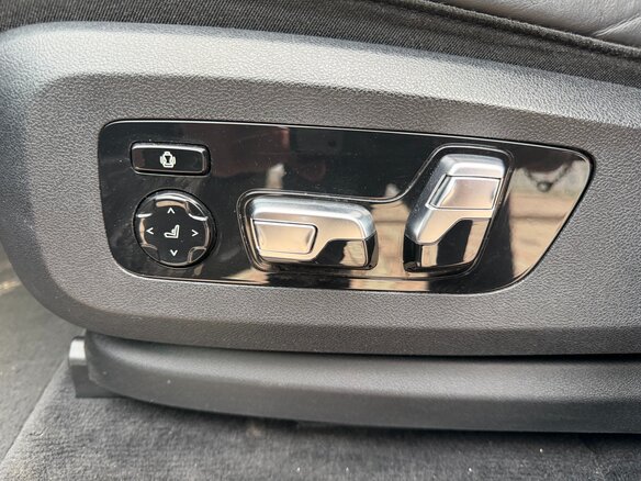 2018 BMW X5 50i IV (G05/G18), чёрный, 4700000 рублей - вид 22