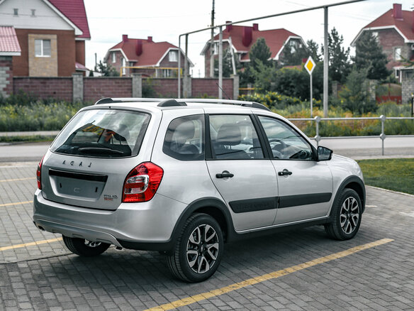 2026 Lada (ВАЗ) Granta Cross I Рестайлинг, серебристый - вид 4