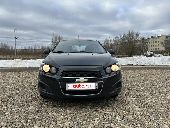 2014 Chevrolet Aveo II, чёрный, 650000 рублей - вид 1