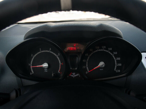 2011 Ford Fiesta Mk6, белый, 559000 рублей - вид 14