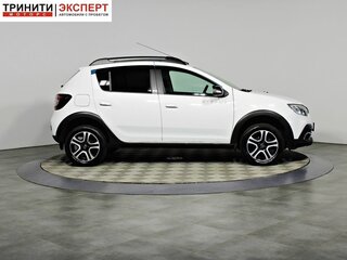 2018 Renault Sandero Stepway II Рестайлинг, белый, 1324000 рублей, вид 4