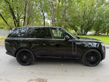 2026 Land Rover Range Rover P530 MHEV V, чёрный, 26590000 рублей, вид 4