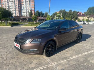 2017 Skoda Octavia III (A7) Рестайлинг, коричневый, 2090000 рублей, вид 1