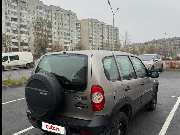 2018 Chevrolet Niva I Рестайлинг, серый, 550000 рублей - вид 3
