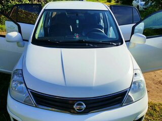 2012 Nissan Tiida I Рестайлинг, белый, 640000 рублей, вид 2