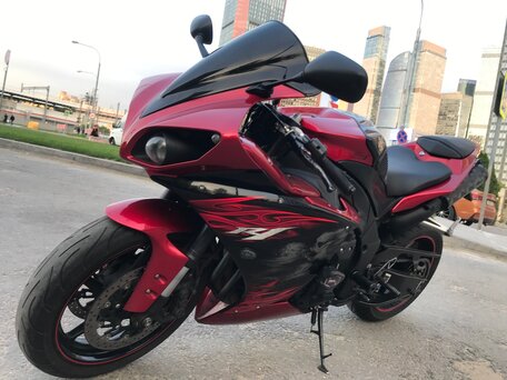2011 Yamaha YZF-R1, красный, 875000 рублей, вид 2