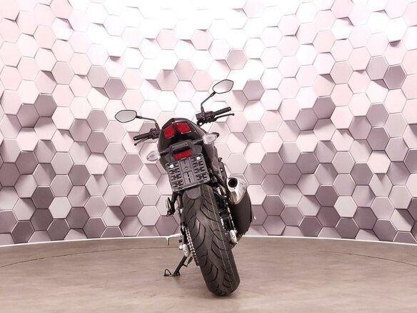 2024 Suzuki SV 650, чёрный - вид 5