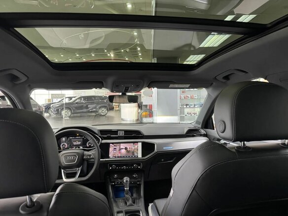 2026 Audi Q3 35 TFSI II (F3), серый, 4130000 рублей - вид 28
