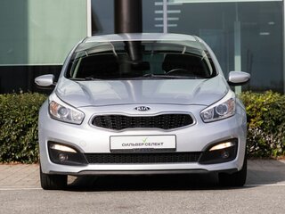2017 Kia Ceed II Рестайлинг, серебристый, 1220000 рублей, вид 3