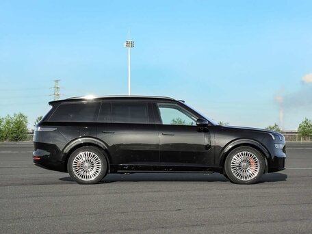 2026 Lynk & Co 900, чёрный, 7640000 рублей, вид 5