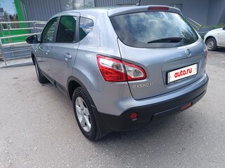 2013 Nissan Qashqai I Рестайлинг, серебристый, 920000 рублей, вид 4