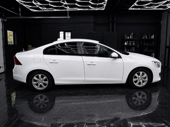 2013 Volvo S60 II, белый - вид 1