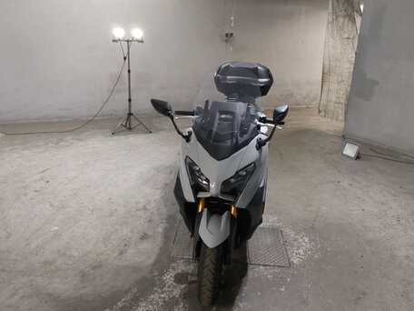 2025 Yamaha TMAX, серый, 1350000 рублей, вид 3