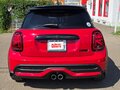 2022 Mini Hatch Cooper S III (F55/F56) Рестайлинг 2, красный, 3300000 рублей - вид 3