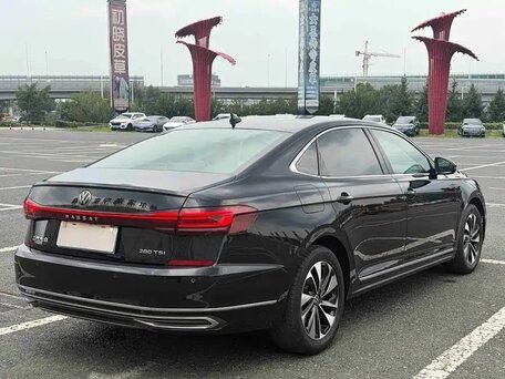 2022 Volkswagen Passat B8 Рестайлинг, чёрный, 2088008 рублей, вид 4