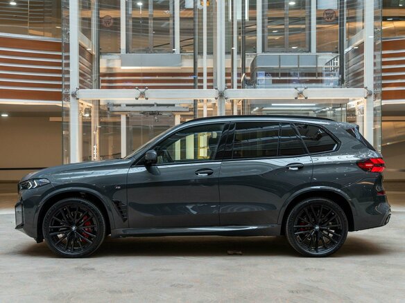 2026 BMW X5 40i IV (G05/G18) Рестайлинг, серый, 15890000 рублей - вид 5