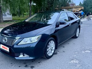 2012 Toyota Camry VII (XV50), серый, 1800000 рублей, вид 1